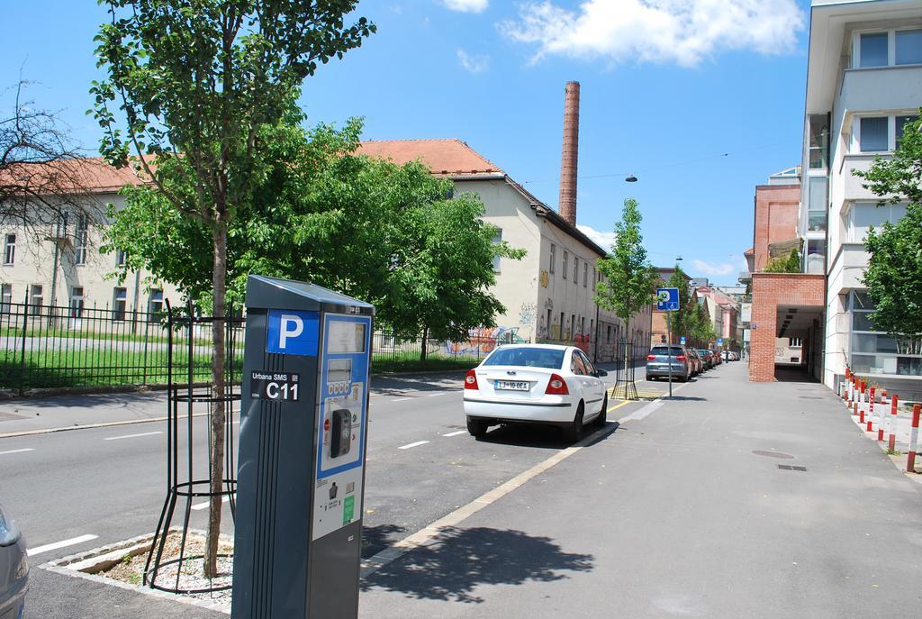 Center 25 Apartma *